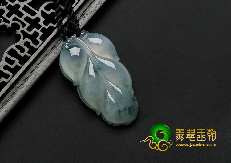 冰种飘花缅甸翡翠叶子挂件