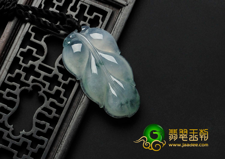 冰种飘花缅甸翡翠叶子挂件