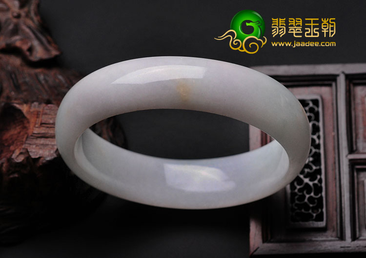 细糯种淡春色缅甸翡翠手镯（56.6mm）
