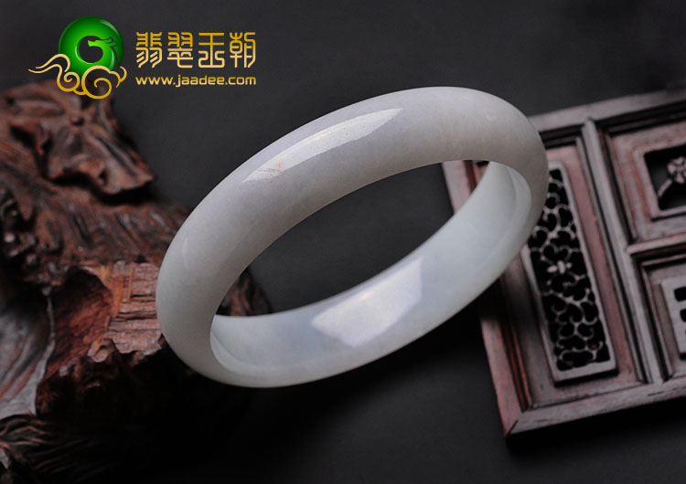 细糯种淡春色缅甸翡翠手镯（58.5mm）