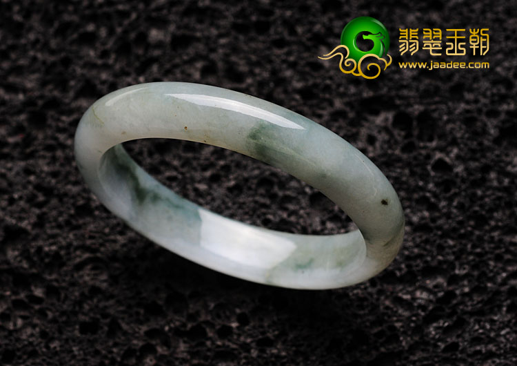 糯冰种飘花缅甸翡翠手镯（56.3mm）