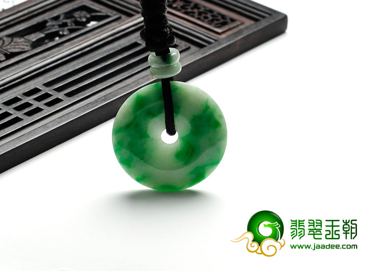 糯冰种飘翠缅甸翡翠平安扣挂件
