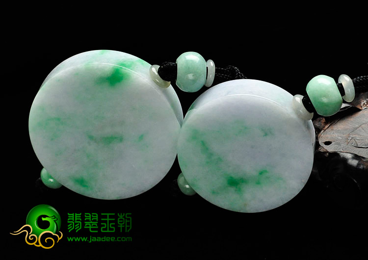 细糯种春带彩缅甸翡翠平安扣挂件（一对）