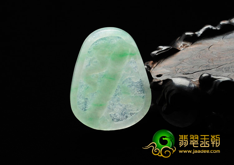 冰种翠色缅甸翡翠节节高挂件