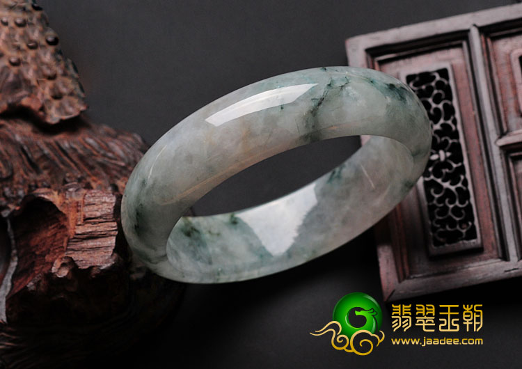 糯冰种飘花缅甸翡翠手镯（52mm）