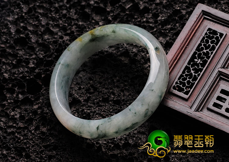糯冰种飘花缅甸翡翠手镯（52mm）