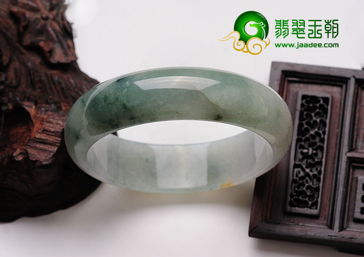 糯冰种飘花缅甸翡翠手镯（58mm）