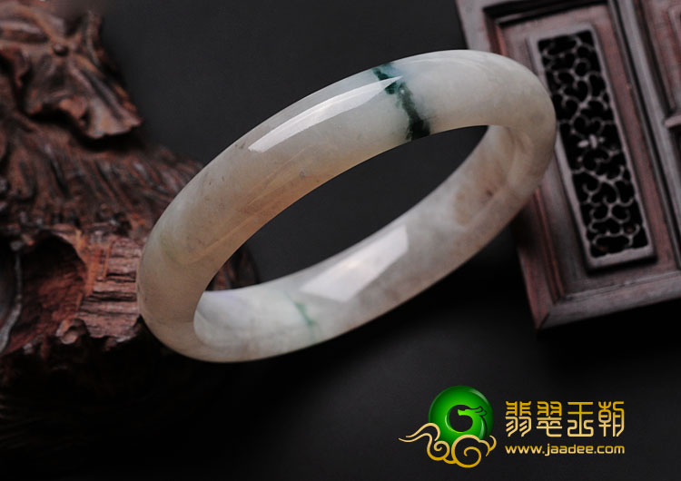 糯冰种淡紫罗兰飘花缅甸翡翠手镯（57.7mm）