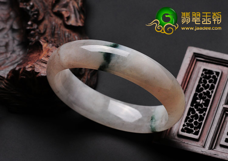 糯冰种淡紫罗兰飘花缅甸翡翠手镯（57.4mm）