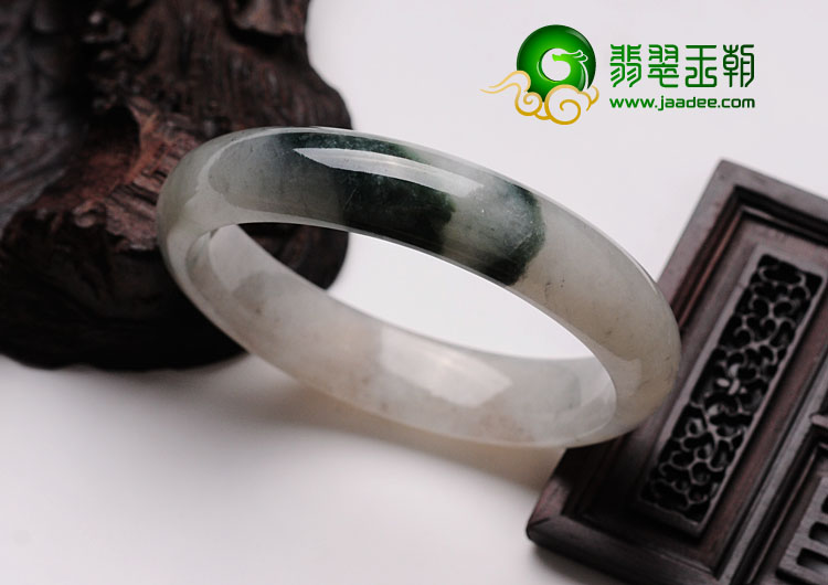 糯冰种淡紫罗兰飘花缅甸翡翠手镯（57.4mm）