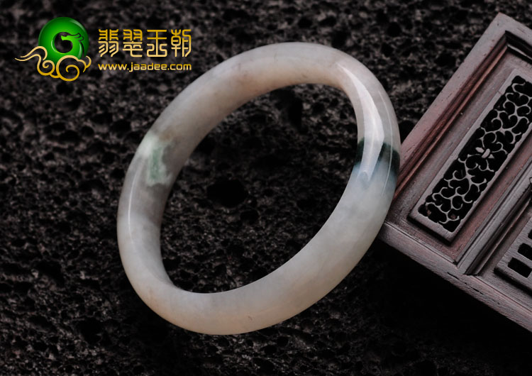 糯冰种淡紫罗兰飘花缅甸翡翠手镯（57.6mm）