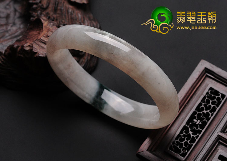 糯冰种淡紫罗兰飘花缅甸翡翠手镯（57.6mm）