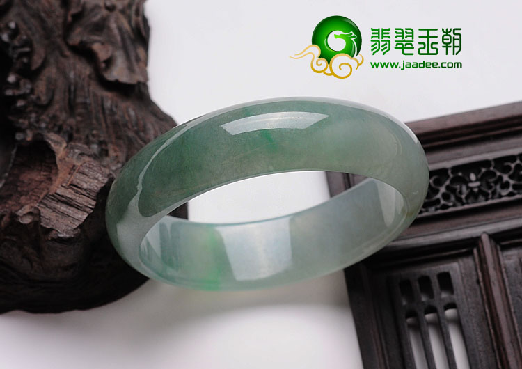 冰种晴水缅甸翡翠贵妃镯（56.1mm-49.5mm）
