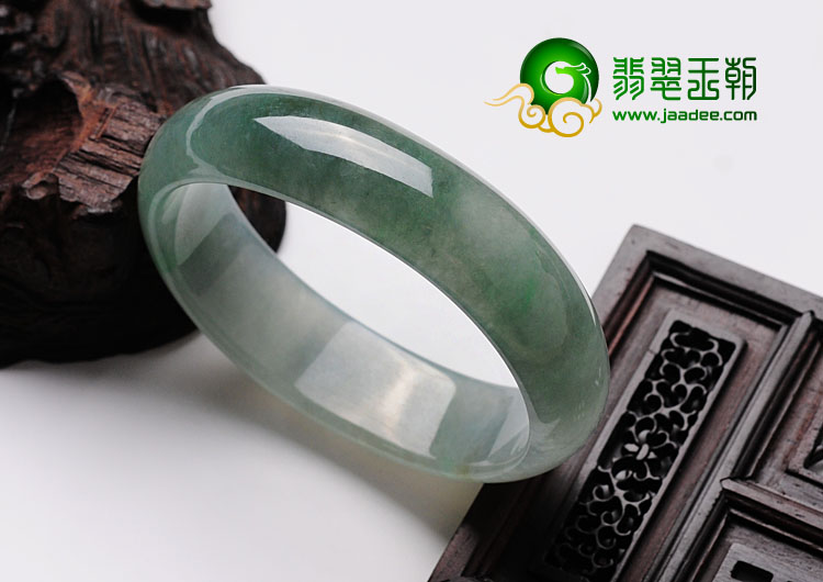 冰种晴水缅甸翡翠贵妃镯（56.1mm-49.5mm）