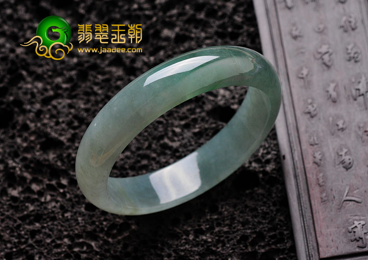 冰种晴水缅甸翡翠手镯（58.9mm）