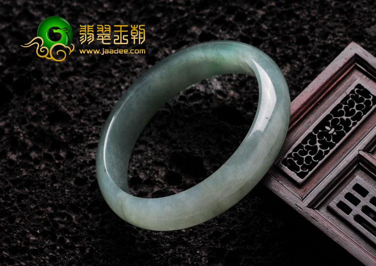 冰种晴水缅甸翡翠手镯（58.9mm）