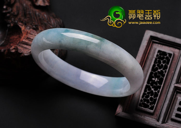 糯冰种淡紫罗兰飘花缅甸翡翠手镯（56.1mm）