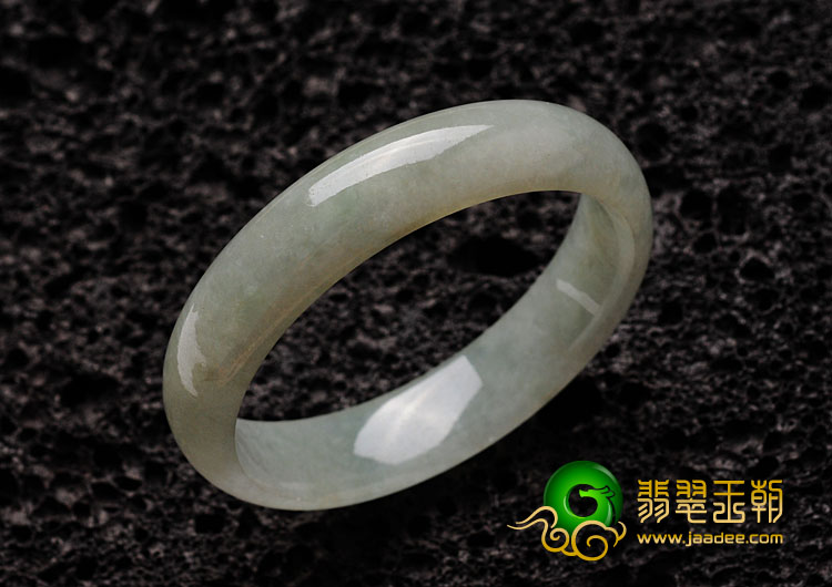 糯冰种晴水缅甸翡翠手镯（57.9mm）