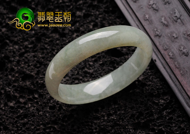 糯冰种晴水缅甸翡翠手镯（57.9mm）