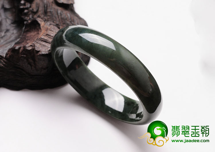 糯冰种油青缅甸翡翠手镯（52.1mm）