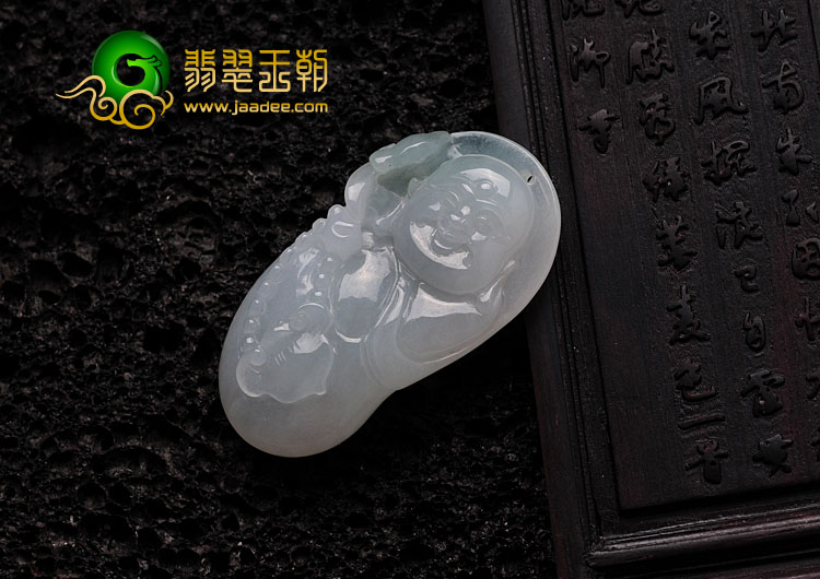 糯冰种淡晴水缅甸翡翠玉佛挂件