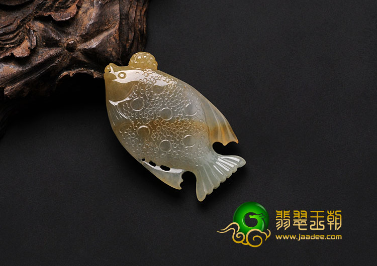 feicui糯冰种黄翡缅甸翡翠鱼挂件