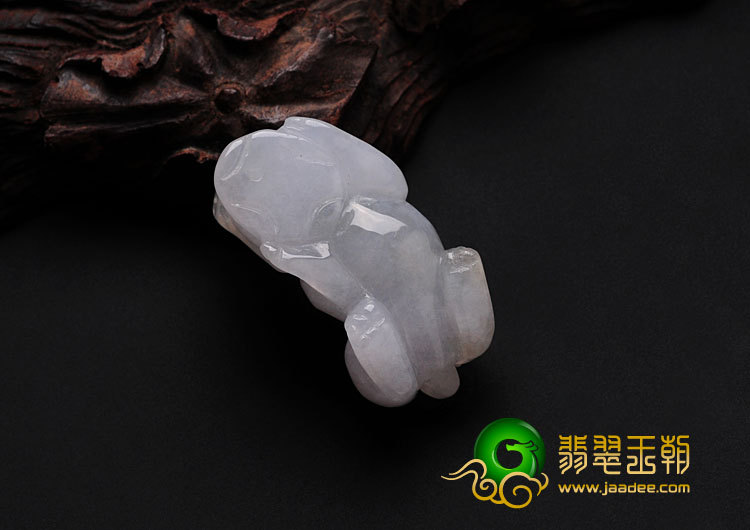 糯冰种淡晴水缅甸翡翠貔貅挂件