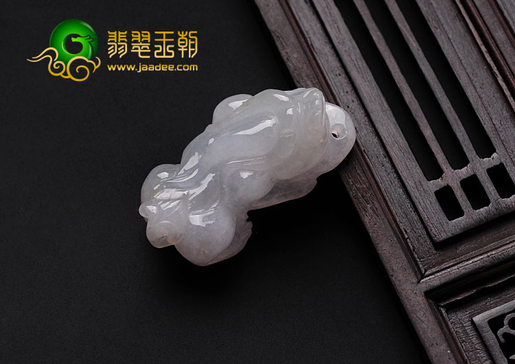 糯冰种淡晴水缅甸翡翠貔貅挂件