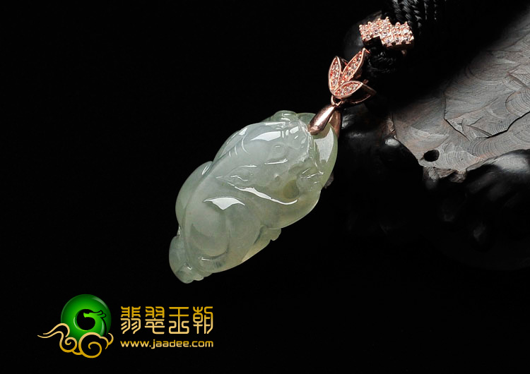 冰种淡黄翡缅甸翡翠貔貅挂件