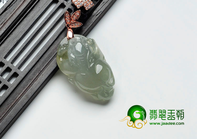 冰种淡黄翡缅甸翡翠貔貅挂件