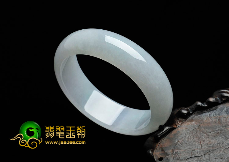 糯冰种晴水缅甸翡翠手镯（58mm）