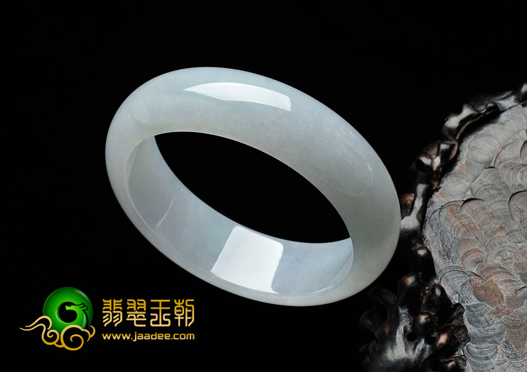 糯冰种晴水缅甸翡翠手镯（58mm）