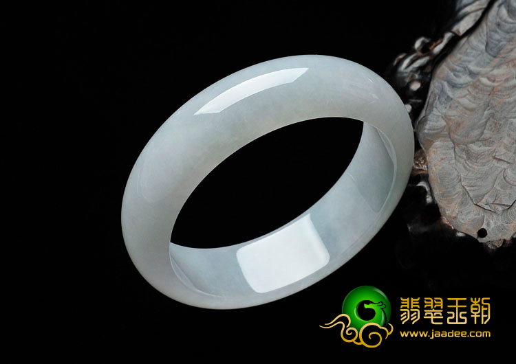 糯冰种晴水缅甸翡翠手镯（58mm）