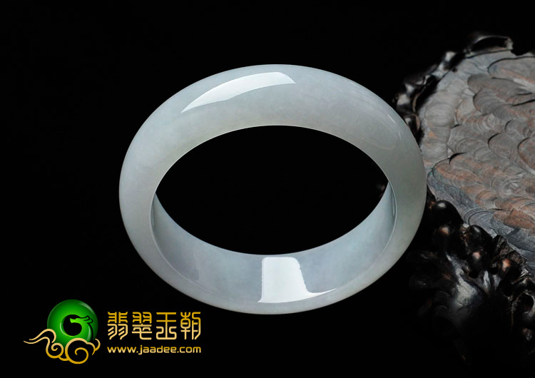 糯冰种晴水缅甸翡翠手镯（58mm）