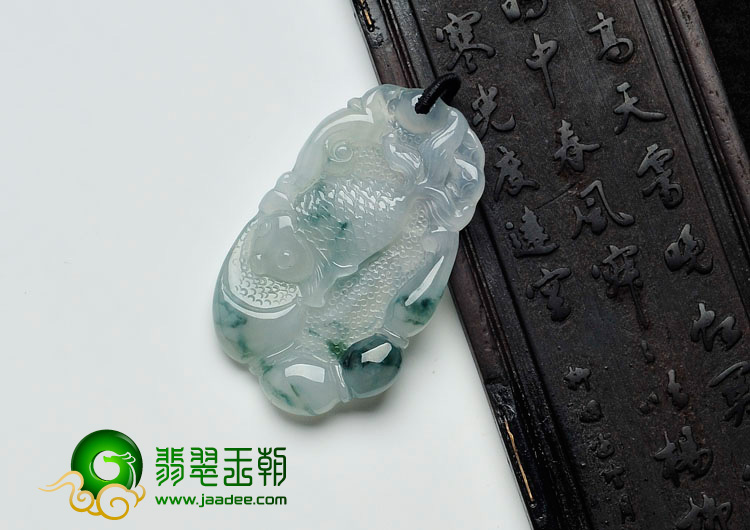 冰种飘花缅甸翡翠年年有余挂件