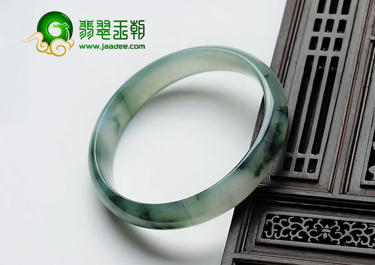 冰玻种飘花缅甸翡翠手镯（57.7mm）