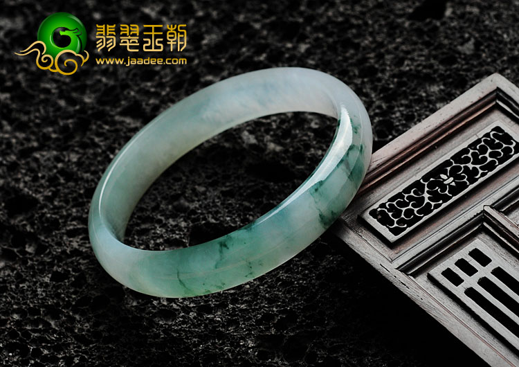 冰种飘花缅甸翡翠手镯（57.7mm）