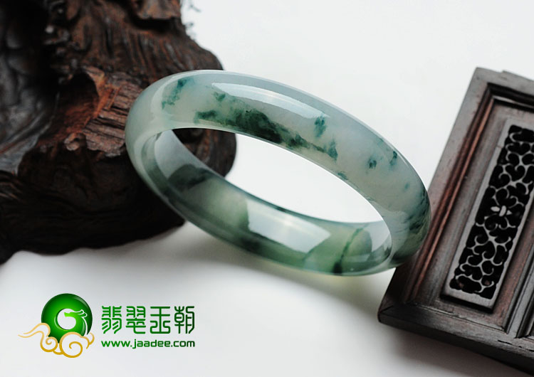 冰种飘花缅甸翡翠手镯（52.8mm）