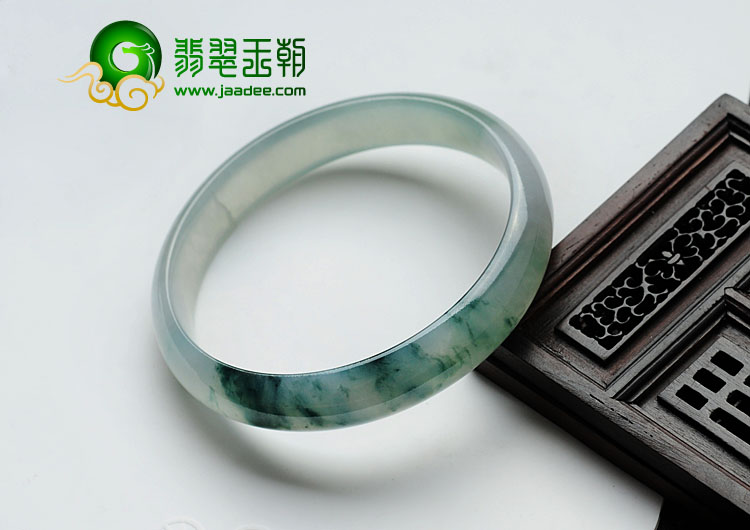 冰玻种飘花缅甸翡翠手镯（57.6mm）