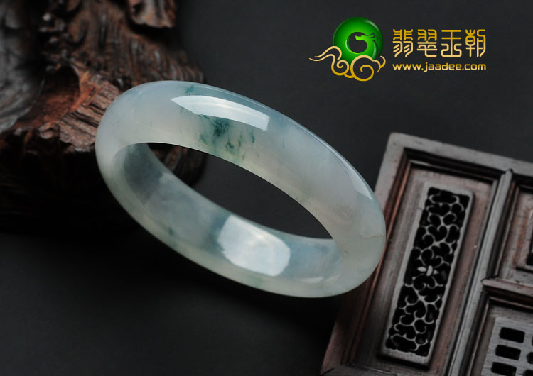 冰玻种飘花缅甸翡翠手镯（52.7mm）