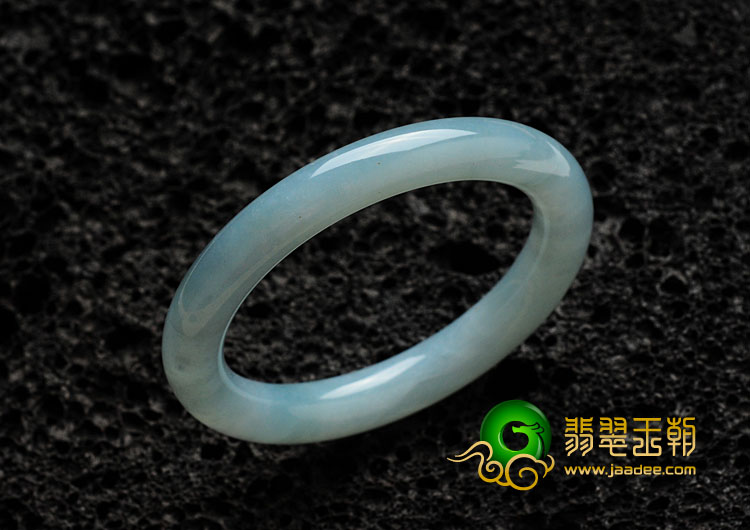 糯冰种晴水缅甸翡翠圆条手镯（56.9mm）