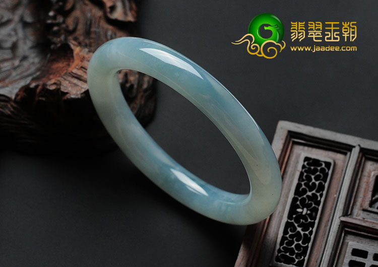 糯冰种晴水缅甸翡翠圆条手镯（56.9mm）