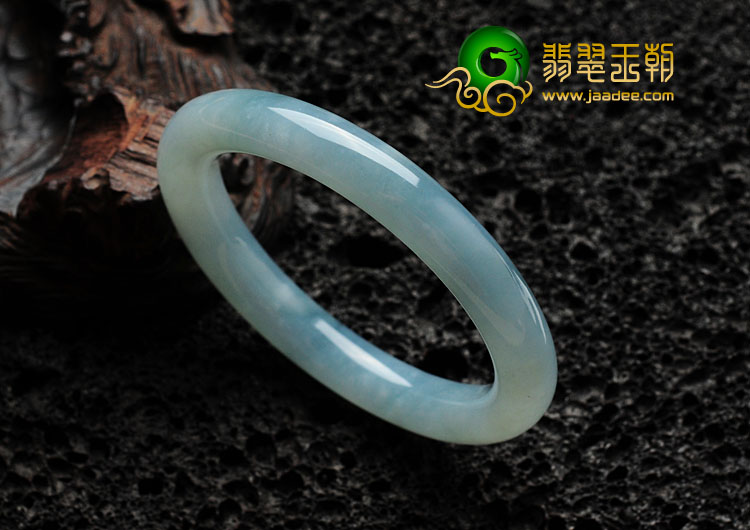 糯冰种晴水缅甸翡翠圆条手镯（56.9mm）