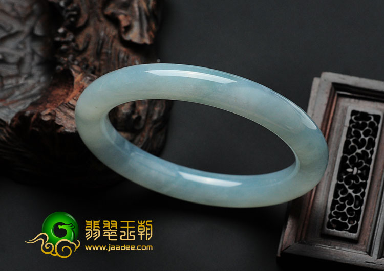 糯冰种晴水缅甸翡翠圆条手镯（56.9mm）