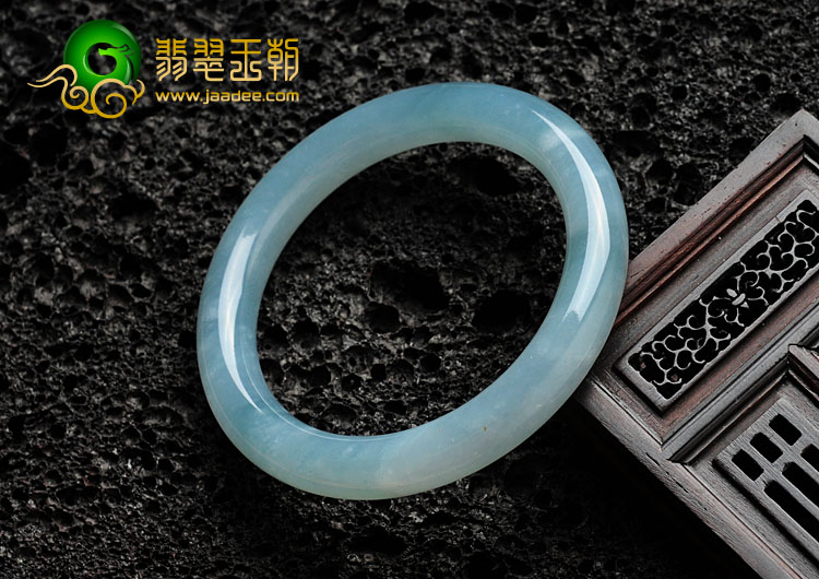 糯冰种晴水缅甸翡翠圆条手镯（56.9mm）
