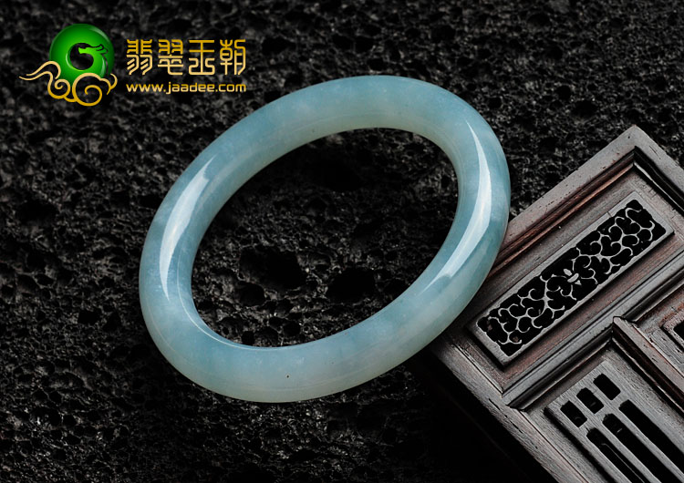 糯冰种晴水缅甸翡翠圆条手镯（57mm）