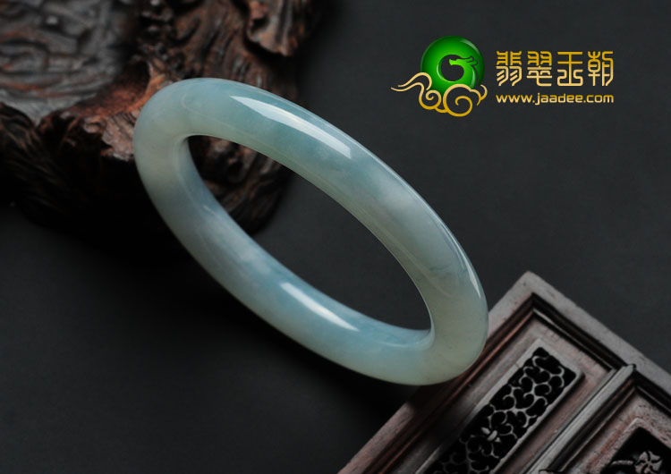 糯冰种晴水缅甸翡翠圆条手镯（57mm）