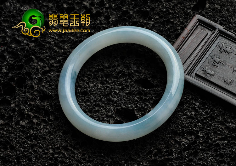 糯冰种晴水缅甸翡翠圆条手镯（57.1mm）