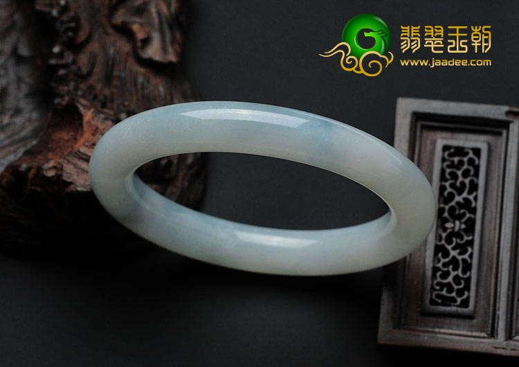 糯冰种晴水缅甸翡翠圆条手镯（57.1mm）