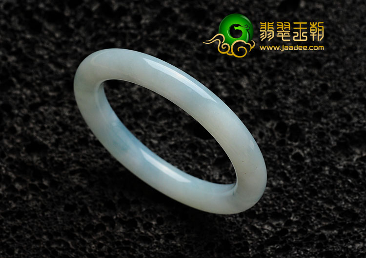 糯冰种晴水缅甸翡翠圆条手镯（57.1mm）